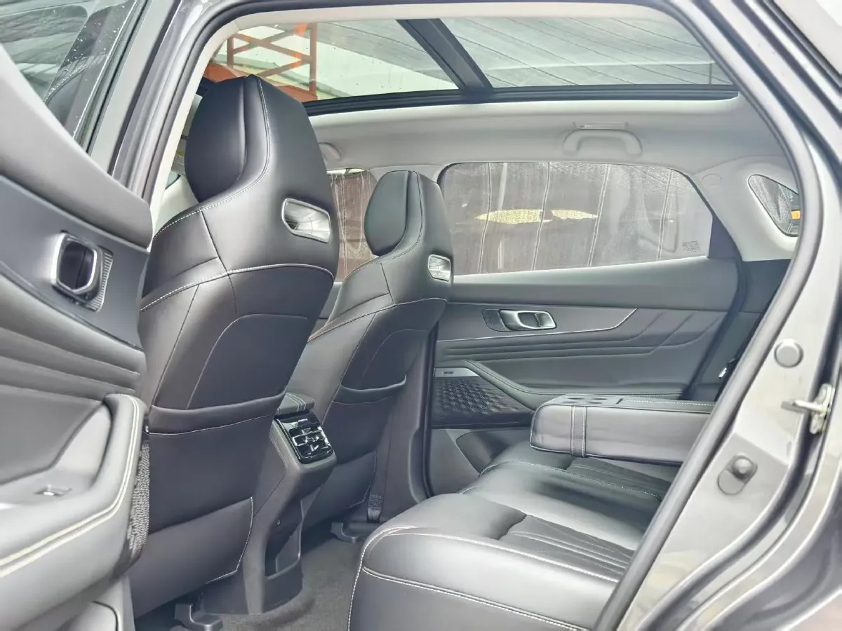 2024 ChangAn UNI-K 2.0T 233HP L4 8AT,autocango,china used car exporter,china ev exporter,chinese used car exporter,chinese used ev exporter