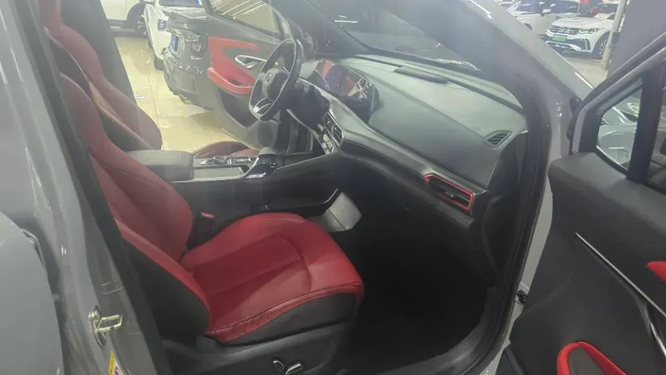 2020 ChangAn UNI-T 1.5T 180HP L4 7DCT,autocango,china used car exporter,china ev exporter,chinese used car exporter,chinese used ev exporter