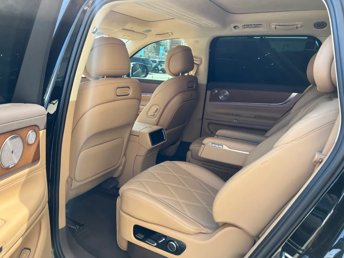 2025 AITO AITO M9 REEV 160HP REEV 52KWH,autocango,china used car exporter,china ev exporter,chinese used car exporter,chinese used ev exporter