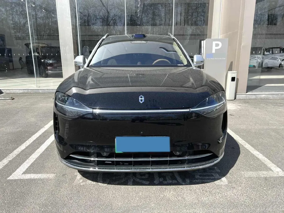 2025 AITO AITO M9 REEV 160HP REEV 52KWH,autocango,china used car exporter,china ev exporter,chinese used car exporter,chinese used ev exporter