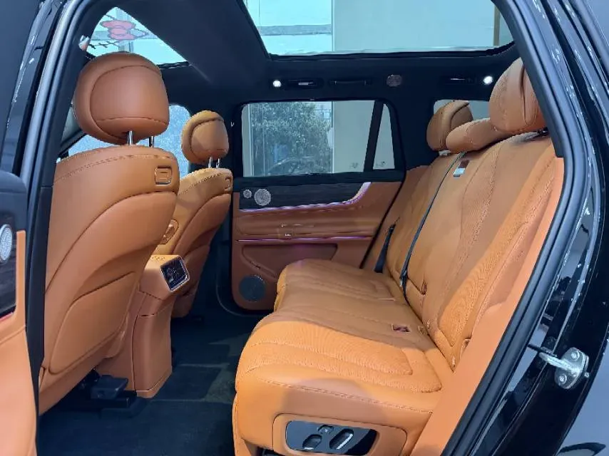 2025 AITO AITO M9 REEV 160HP REEV 52KWH,autocango,china used car exporter,china ev exporter,chinese used car exporter,chinese used ev exporter