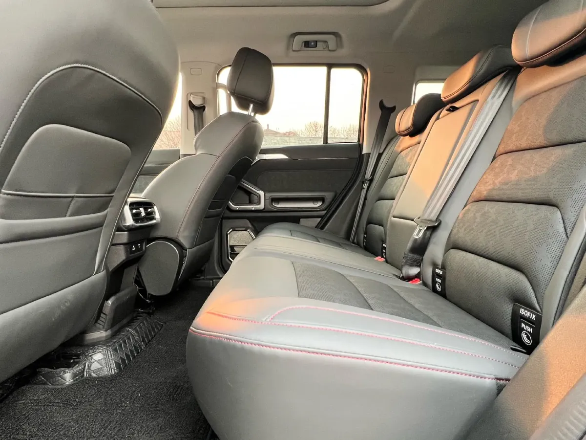 2024 Jetour Traveller 2.0T 254HP L4 7DCT,autocango,china used car exporter,china ev exporter,chinese used car exporter,chinese used ev exporter