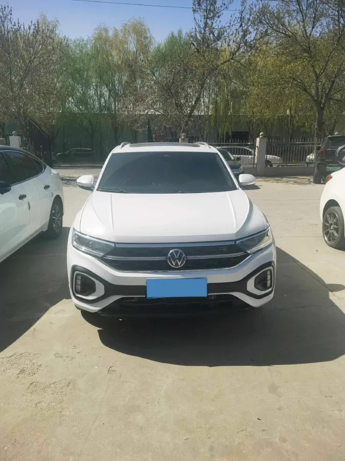 2023 Volkswagen T-Roc 1.5T 160HP L4 7DCT,autocango,china used car exporter,china ev exporter,chinese used car exporter,chinese used ev exporter