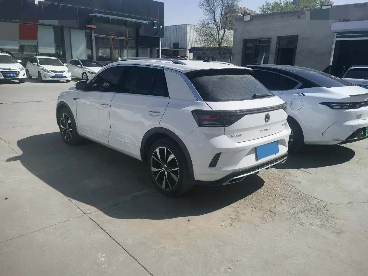 2023 Volkswagen T-Roc 1.5T 160HP L4 7DCT,autocango,china used car exporter,china ev exporter,chinese used car exporter,chinese used ev exporter
