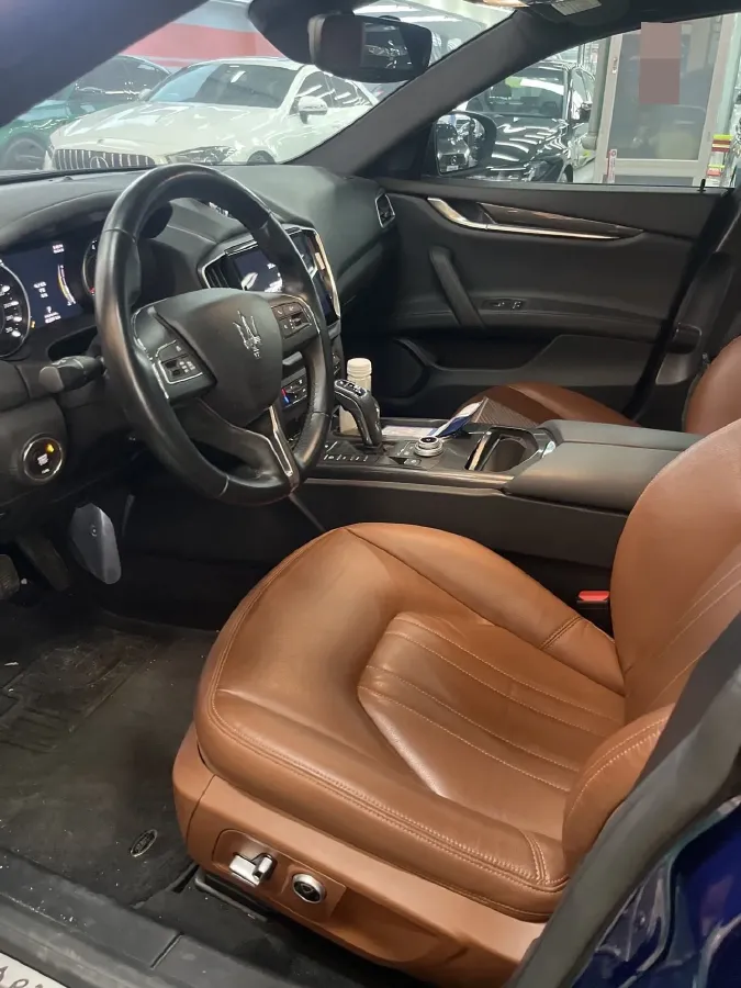 2022 Audi Q7 2.0T 245HP L4 8AT,autocango,china used car exporter,china ev exporter,chinese used car exporter,chinese used ev exporter