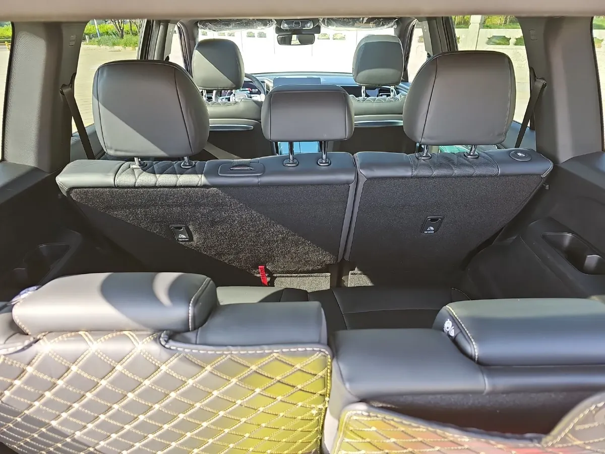 2022 GAC Trumpchi GS8 2.0T 252HP L4 8AT,autocango,china used car exporter,china ev exporter,chinese used car exporter,chinese used ev exporter