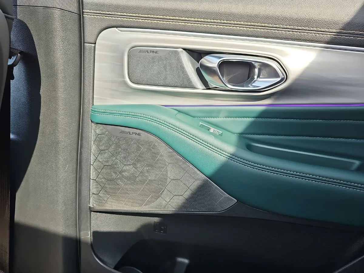 2022 GAC Trumpchi GS8 2.0T 252HP L4 8AT,autocango,china used car exporter,china ev exporter,chinese used car exporter,chinese used ev exporter