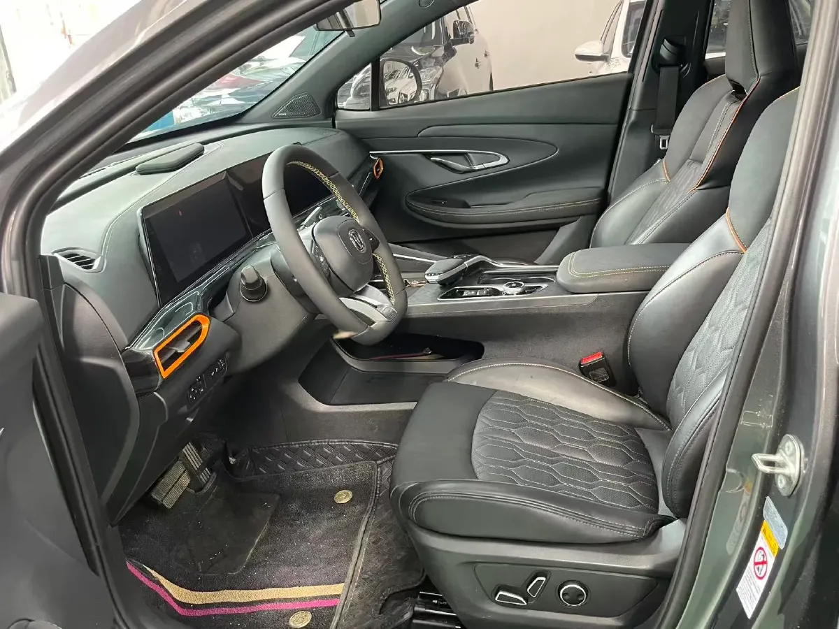 2023 ChangAn UNI-T 1.5T 188HP L4 7DCT,autocango,china used car exporter,china ev exporter,chinese used car exporter,chinese used ev exporter