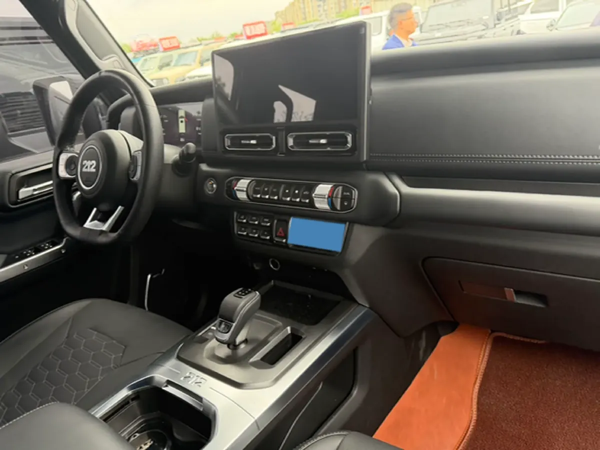 2025 212 212 T01 2.0T 170HP L4 8AT,autocango,china used car exporter,china ev exporter,chinese used car exporter,chinese used ev exporter