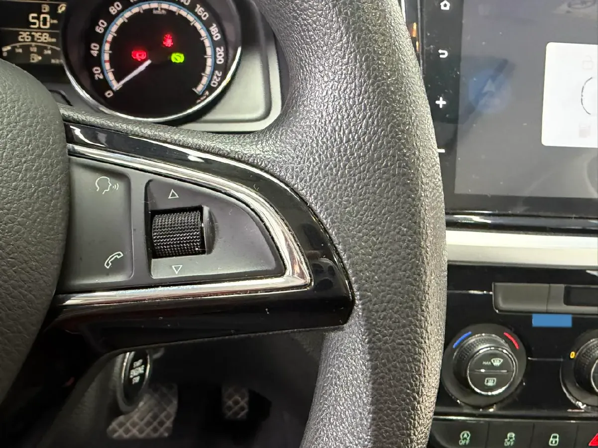 2023 Skoda Kamiq 1.5L 112HP L4 6AT,autocango,china used car exporter,china ev exporter,chinese used car exporter,chinese used ev exporter