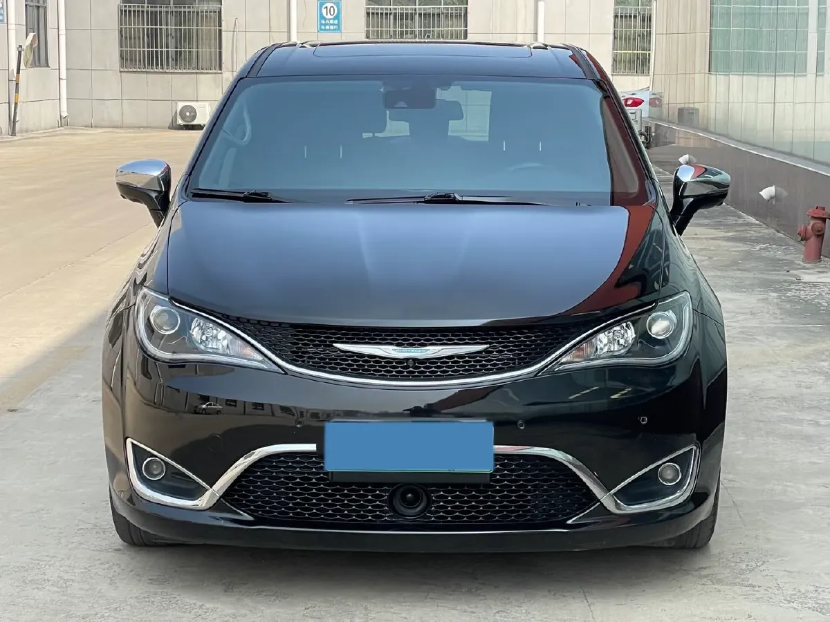 2018 Chrysler Pacifica 3.6L 245HP V6 E-CVT PHEV 16KWH,autocango,china used car exporter,china ev exporter,chinese used car exporter,chinese used ev exporter
