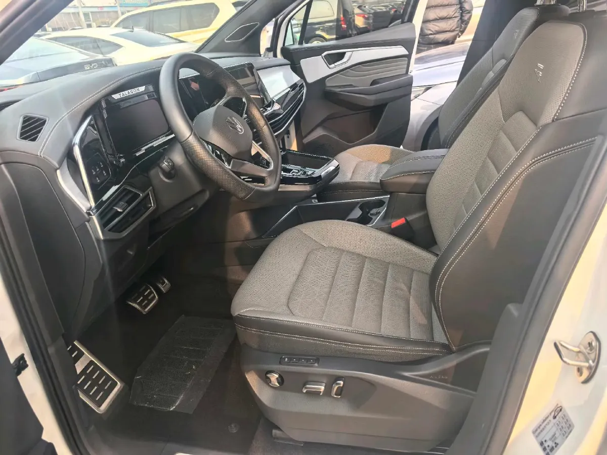 2022 Volkswagen Talagon 2.0T 220HP L4 7DCT,autocango,china used car exporter,china ev exporter,chinese used car exporter,chinese used ev exporter