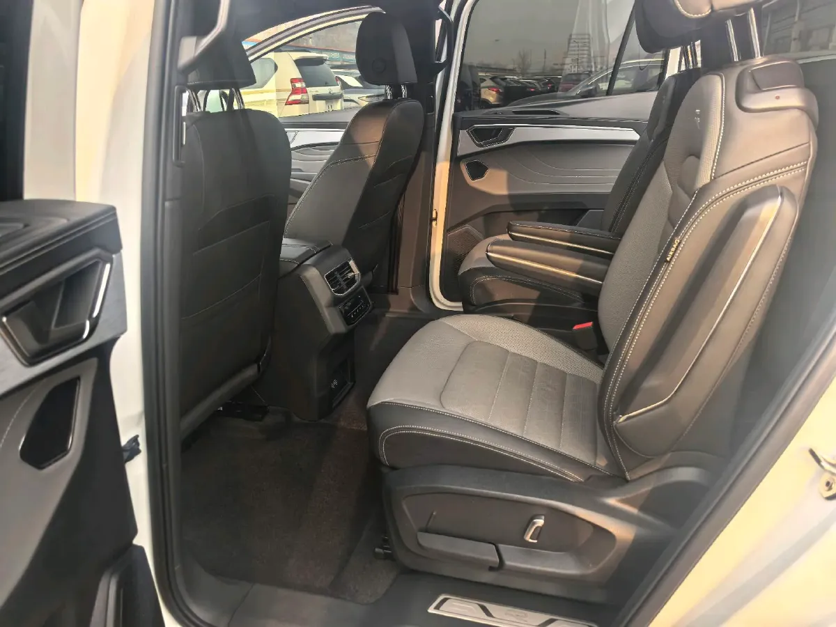 2022 Volkswagen Talagon 2.0T 220HP L4 7DCT,autocango,china used car exporter,china ev exporter,chinese used car exporter,chinese used ev exporter