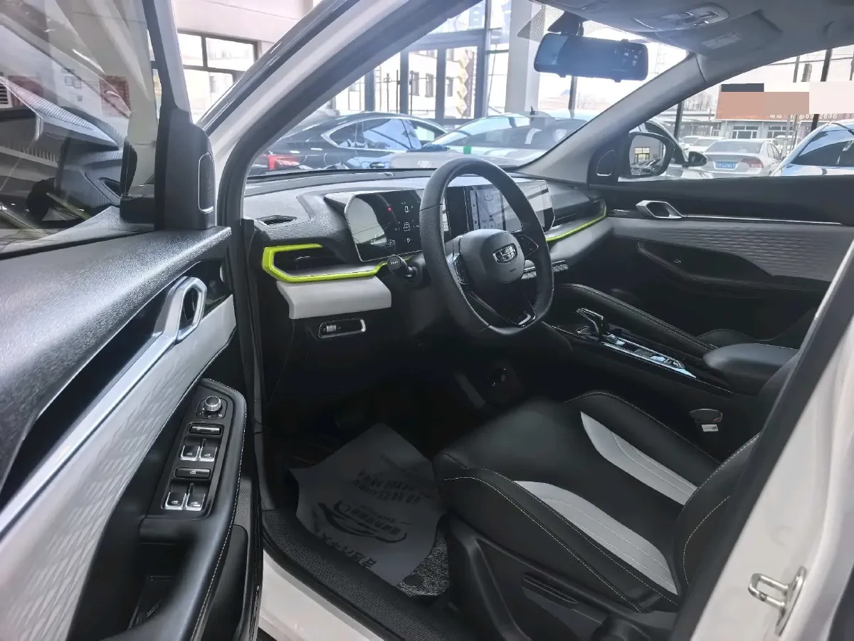 2022 Geely Coolray 1.5T 181HP L4 7DCT,autocango,china used car exporter,china ev exporter,chinese used car exporter,chinese used ev exporter