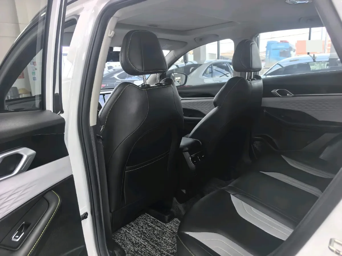 2022 Geely Coolray 1.5T 181HP L4 7DCT,autocango,china used car exporter,china ev exporter,chinese used car exporter,chinese used ev exporter