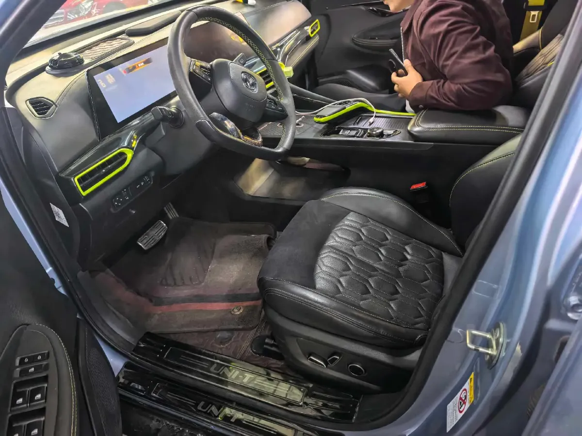 2022 ChangAn UNI-T 1.5T 188HP L4 7DCT,autocango,china used car exporter,china ev exporter,chinese used car exporter,chinese used ev exporter