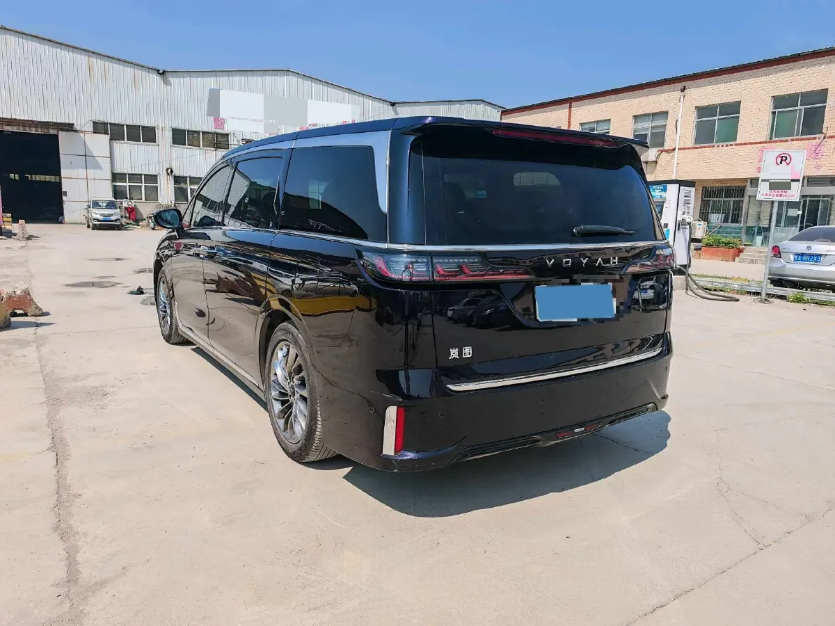 2022 Voyah Dream 1.5T 136HP L4 PHEV 25.57KWH,autocango,china used car exporter,china ev exporter,chinese used car exporter,chinese used ev exporter