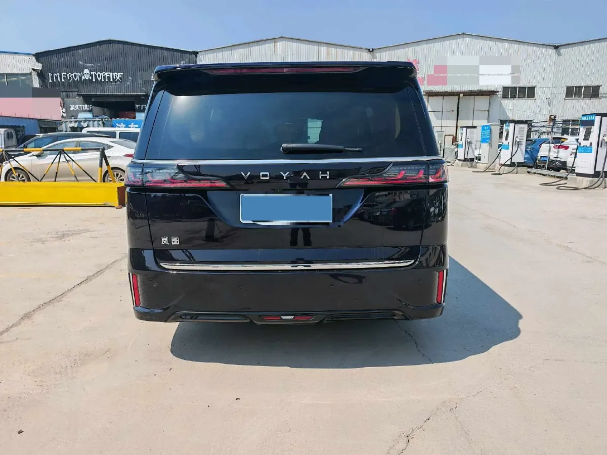 2022 Voyah Dream 1.5T 136HP L4 PHEV 25.57KWH,autocango,china used car exporter,china ev exporter,chinese used car exporter,chinese used ev exporter