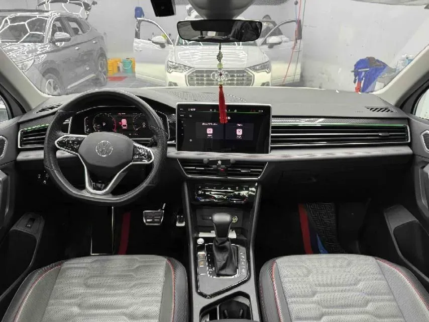 2023 Volkswagen Tiguan L 2.0T 186HP L4 7DCT,autocango,china used car exporter,china ev exporter,chinese used car exporter,chinese used ev exporter