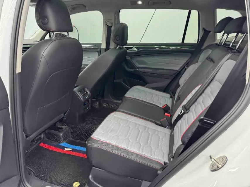 2023 Volkswagen Tiguan L 2.0T 186HP L4 7DCT,autocango,china used car exporter,china ev exporter,chinese used car exporter,chinese used ev exporter