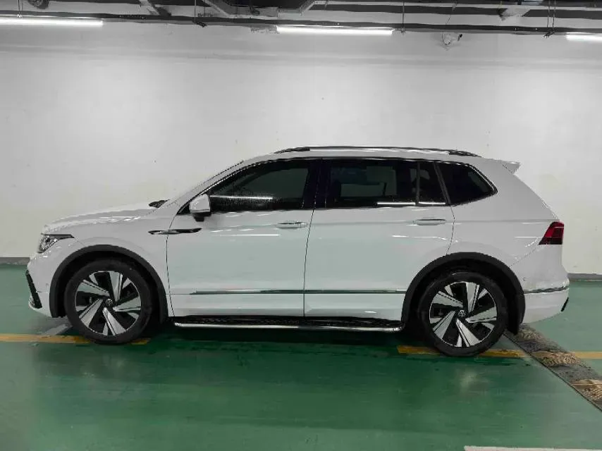 2023 Volkswagen Tiguan L 2.0T 186HP L4 7DCT,autocango,china used car exporter,china ev exporter,chinese used car exporter,chinese used ev exporter