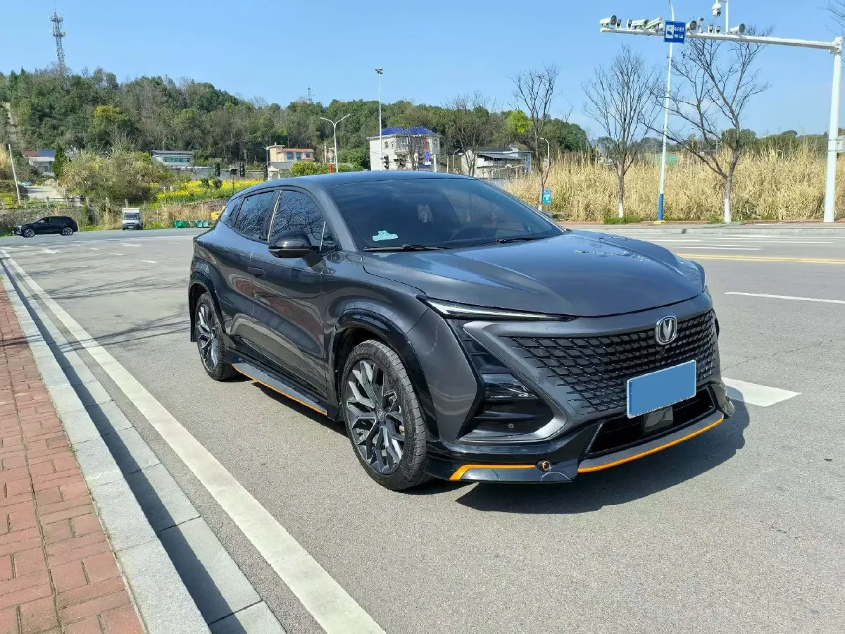 2022 ChangAn UNI-T 1.5T 188HP L4 7DCT,autocango,china used car exporter,china ev exporter,chinese used car exporter,chinese used ev exporter