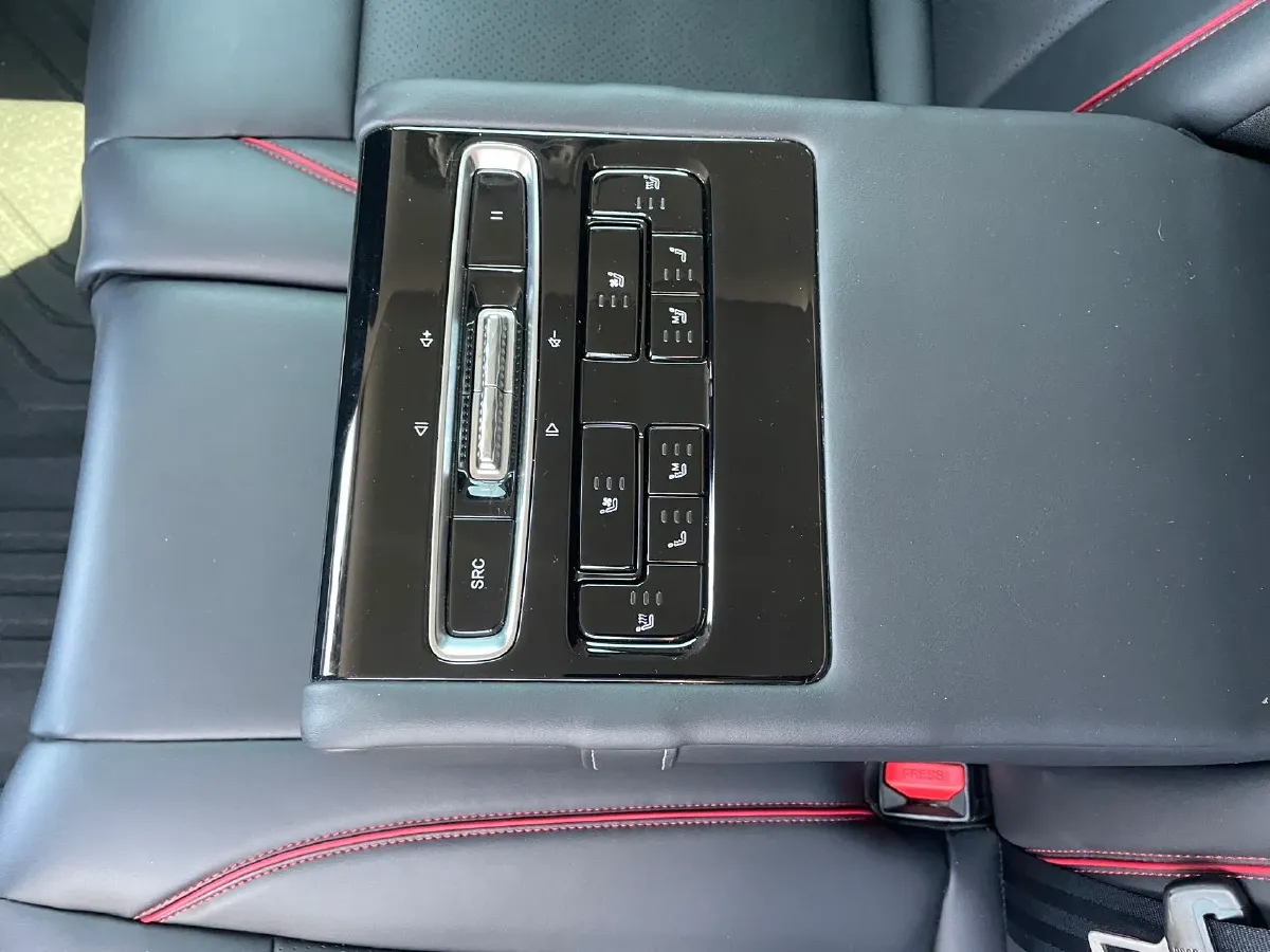 2023 BeiJing Auto X7 1.5T 188HP L4 7DCT,autocango,china used car exporter,china ev exporter,chinese used car exporter,chinese used ev exporter