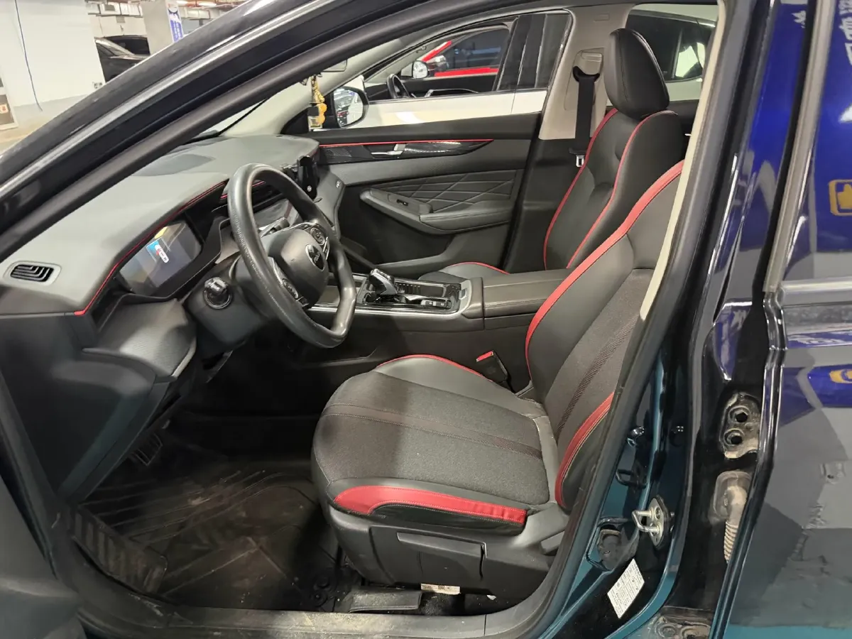 2023 DongFeng Aeolus YiXuan MAX 1.5T 190HP L4 7DCT,autocango,china used car exporter,china ev exporter,chinese used car exporter,chinese used ev exporter