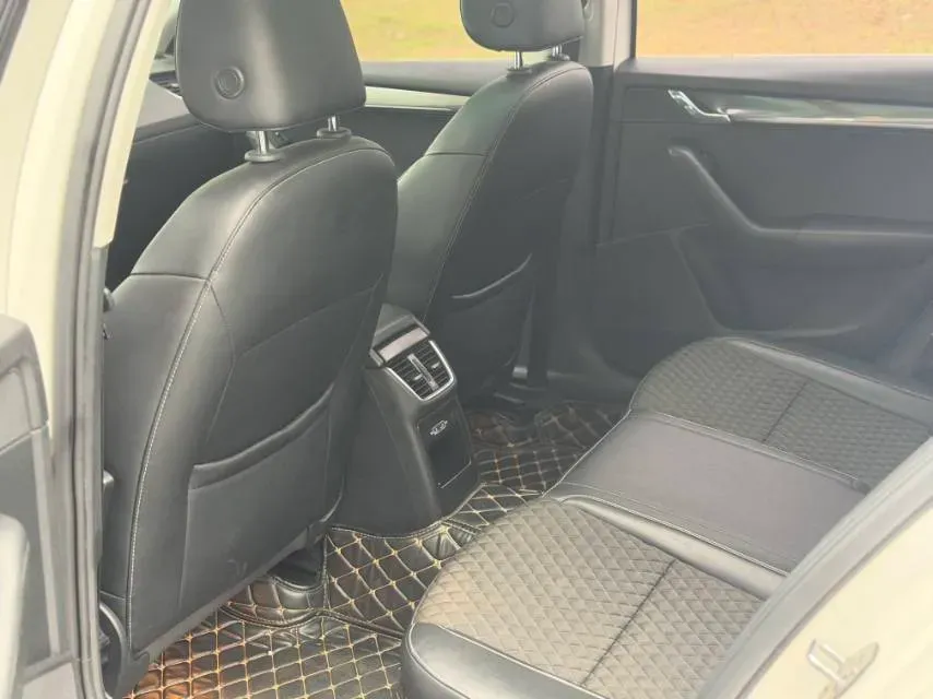 2018 Skoda Octavia 1.2T 116HP L4 7DCT,autocango,china used car exporter,china ev exporter,chinese used car exporter,chinese used ev exporter