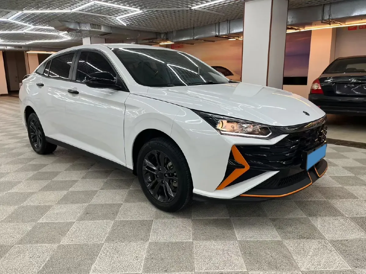 2023 DongFeng Aeolus YiXuan 1.5L 125HP L4 6DCT,autocango,china used car exporter,china ev exporter,chinese used car exporter,chinese used ev exporter