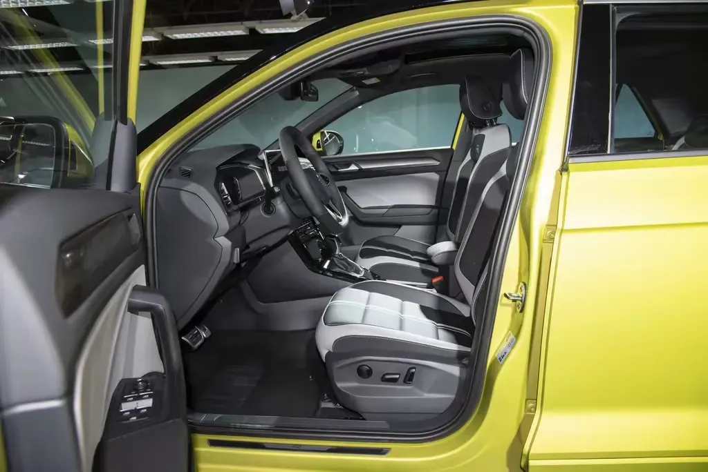 2023 Volkswagen T-Roc 1.5T 160HP L4 7DCT,autocango,china used car exporter,china ev exporter,chinese used car exporter,chinese used ev exporter