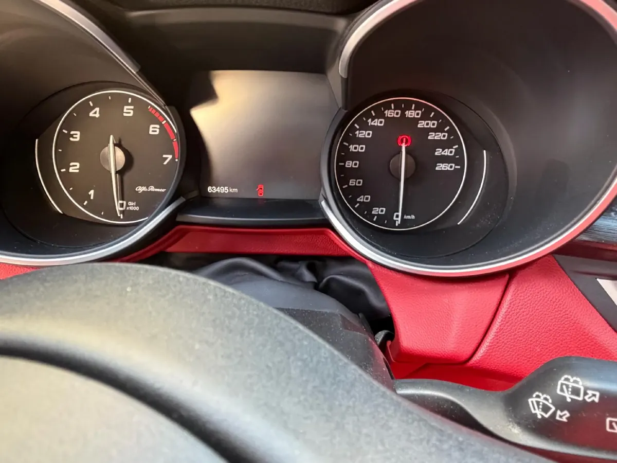 2017 Jaguar XE 2.0T 240HP L4 8AT,autocango,china used car exporter,china ev exporter,chinese used car exporter,chinese used ev exporter