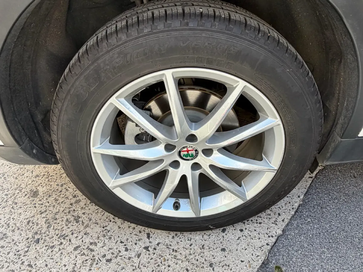 2017 Jaguar XE 2.0T 240HP L4 8AT,autocango,china used car exporter,china ev exporter,chinese used car exporter,chinese used ev exporter