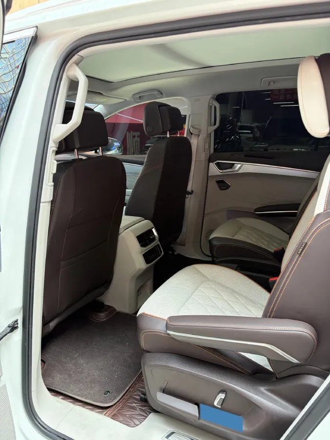 2023 Volkswagen Talagon 2.5T 299HP V6 7DCT,autocango,china used car exporter,china ev exporter,chinese used car exporter,chinese used ev exporter