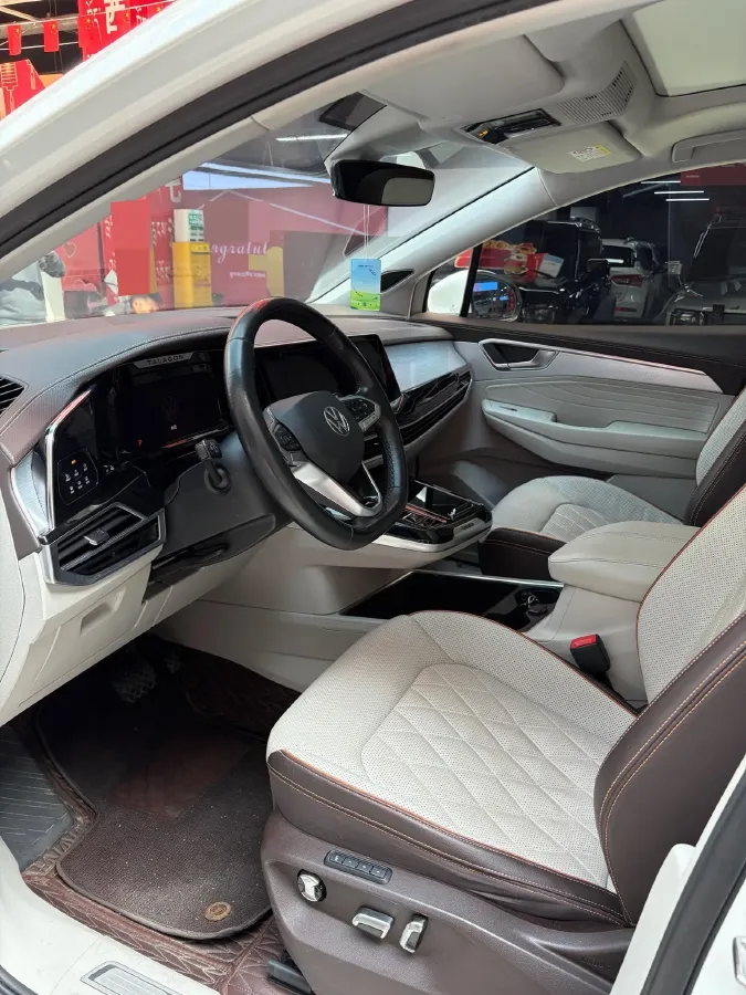 2023 Volkswagen Talagon 2.5T 299HP V6 7DCT,autocango,china used car exporter,china ev exporter,chinese used car exporter,chinese used ev exporter