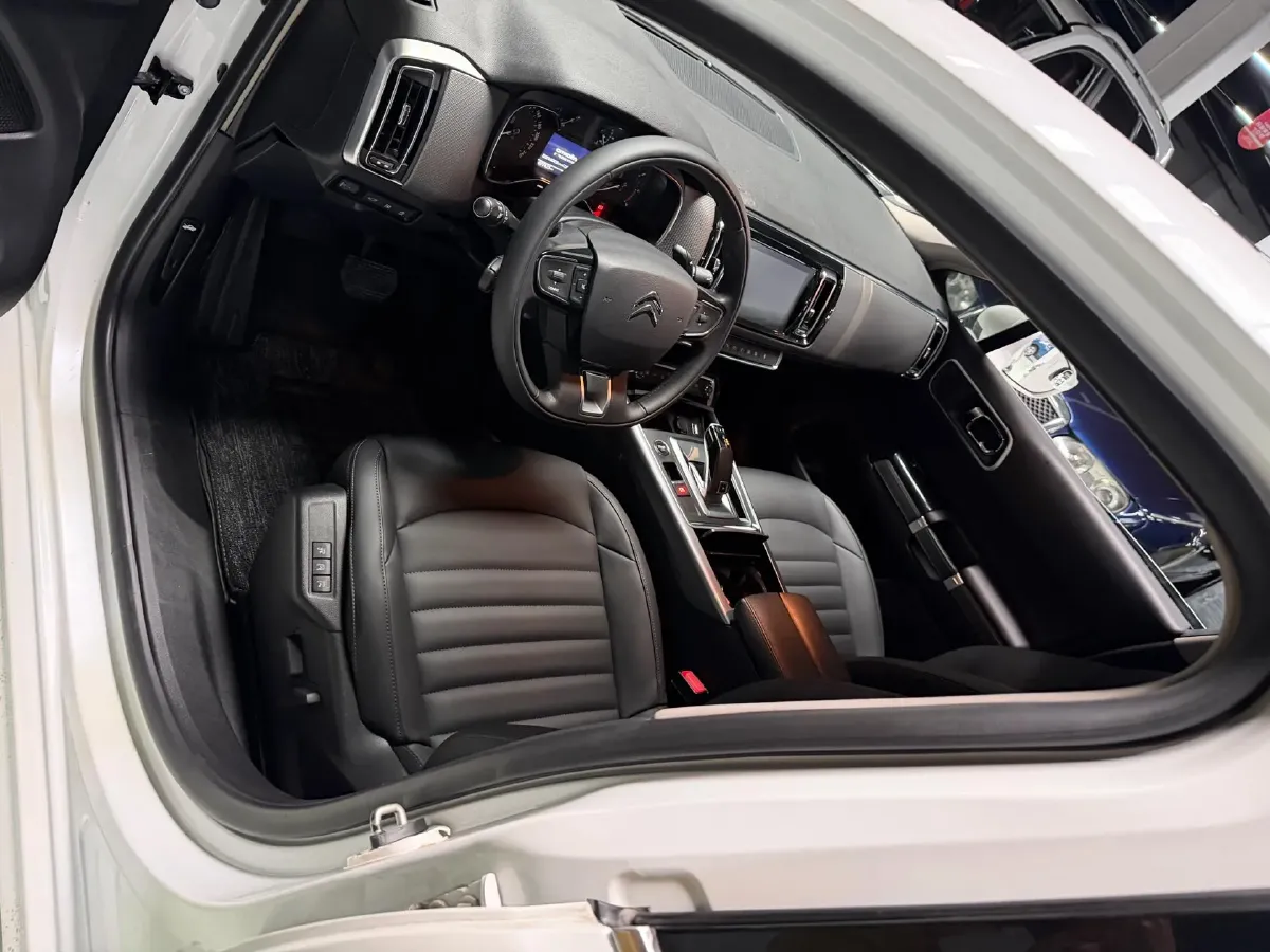 2021 Citroen C6 1.8T 211HP L4 8AT,autocango,china used car exporter,china ev exporter,chinese used car exporter,chinese used ev exporter