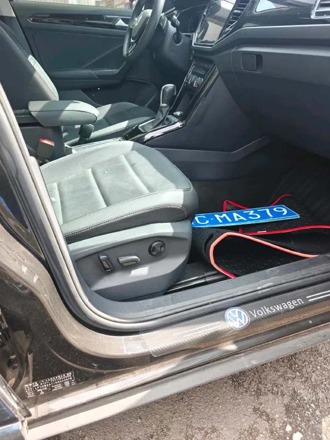 2022 Volkswagen T-Roc 1.4T 150HP L4 7DCT,autocango,china used car exporter,china ev exporter,chinese used car exporter,chinese used ev exporter