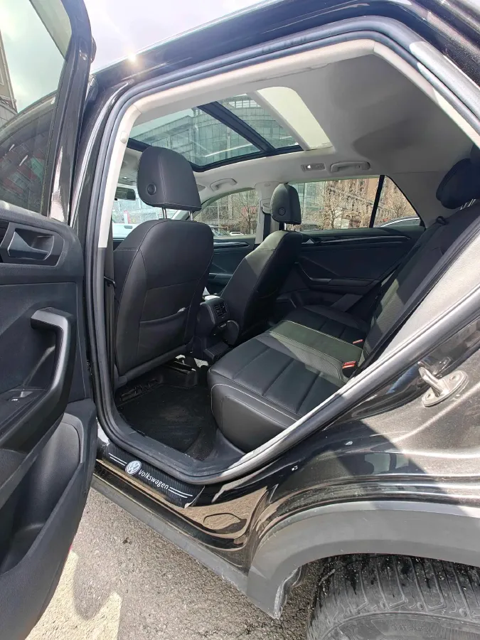 2022 Volkswagen T-Roc 1.4T 150HP L4 7DCT,autocango,china used car exporter,china ev exporter,chinese used car exporter,chinese used ev exporter