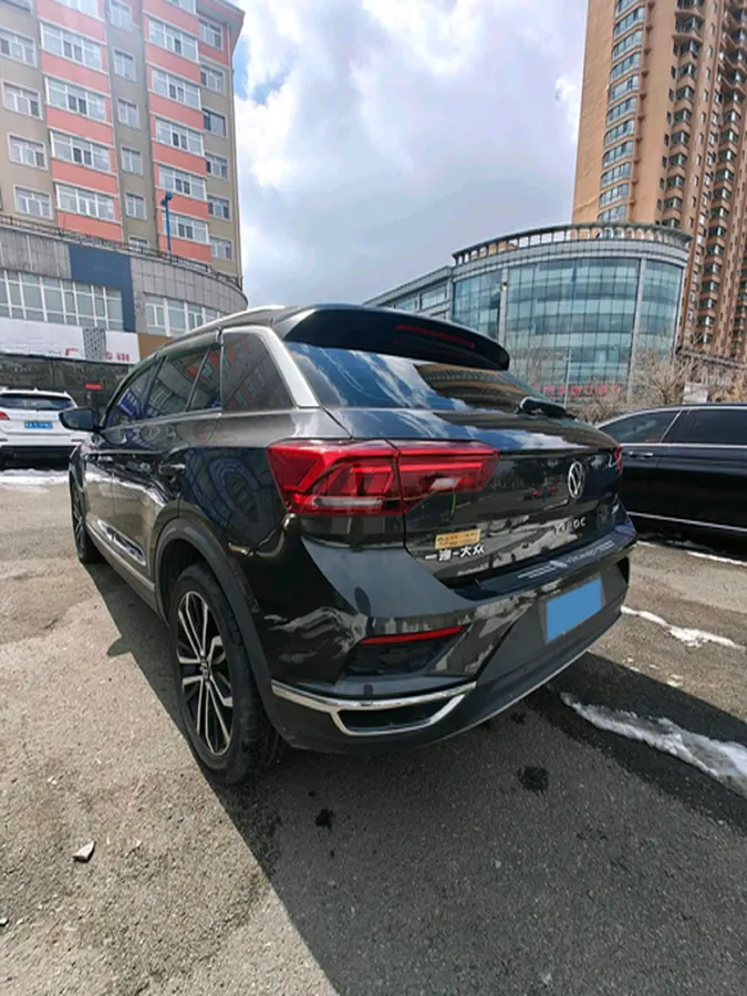 2022 Volkswagen T-Roc 1.4T 150HP L4 7DCT,autocango,china used car exporter,china ev exporter,chinese used car exporter,chinese used ev exporter