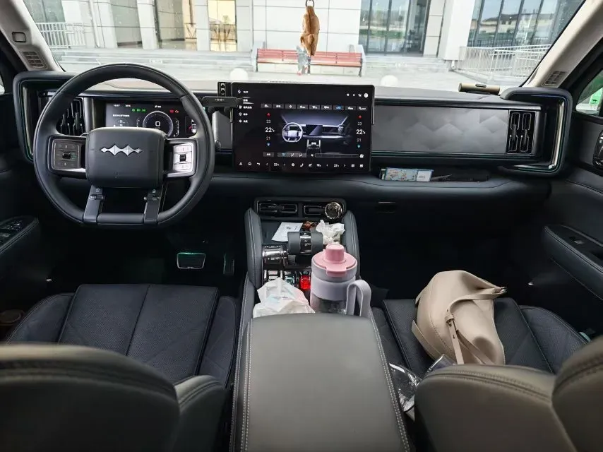 2025 FangChengBao Bao 5 1.5T 194HP L4 E-CVT PHEV 31.8KWH,autocango,china used car exporter,china ev exporter,chinese used car exporter,chinese used ev exporter