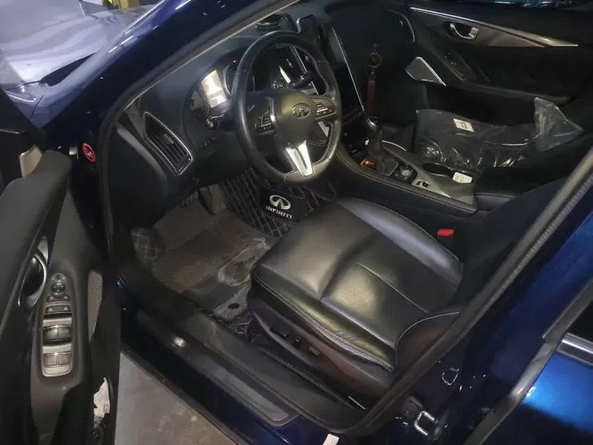 2018 Jeep Grand Commander 2.0T 265HP L4 9AT,autocango,china used car exporter,china ev exporter,chinese used car exporter,chinese used ev exporter