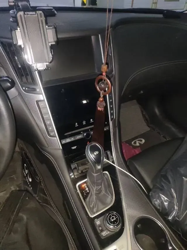 2018 Jeep Grand Commander 2.0T 265HP L4 9AT,autocango,china used car exporter,china ev exporter,chinese used car exporter,chinese used ev exporter