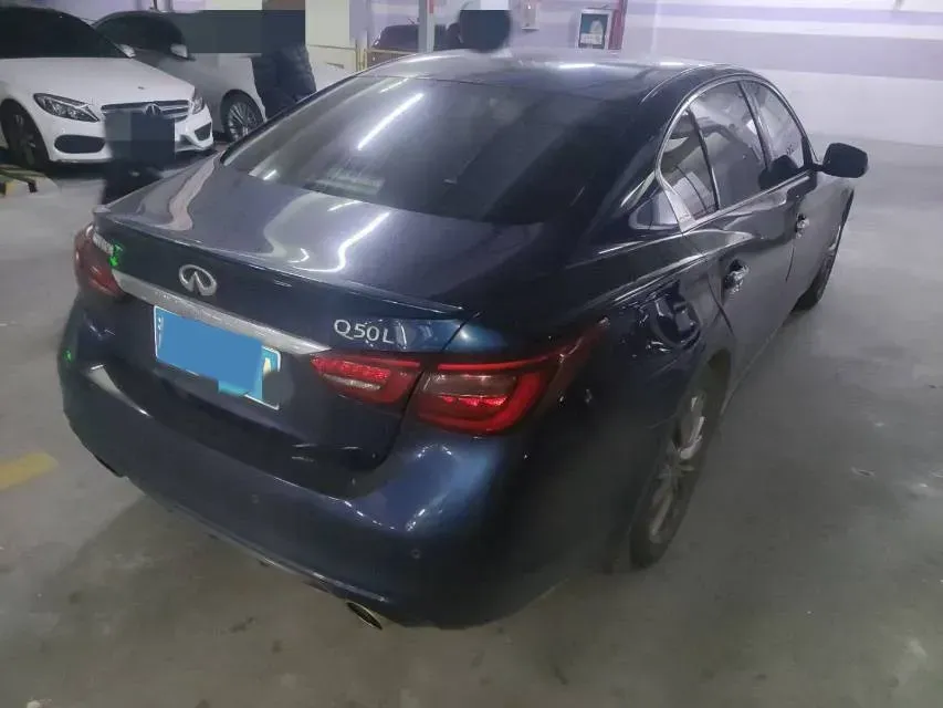 2018 Jeep Grand Commander 2.0T 265HP L4 9AT,autocango,china used car exporter,china ev exporter,chinese used car exporter,chinese used ev exporter