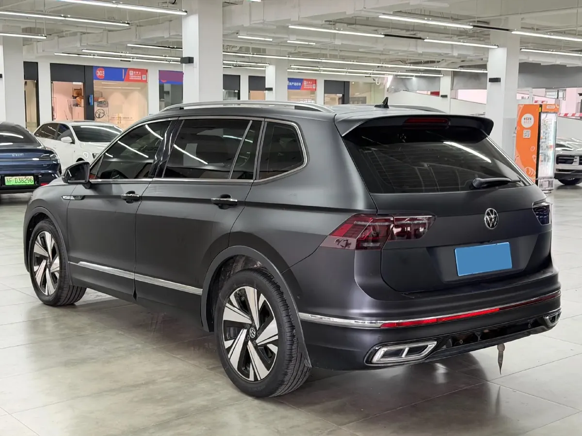 2023 Volkswagen Tiguan L 2.0T 186HP L4 7DCT,autocango,china used car exporter,china ev exporter,chinese used car exporter,chinese used ev exporter