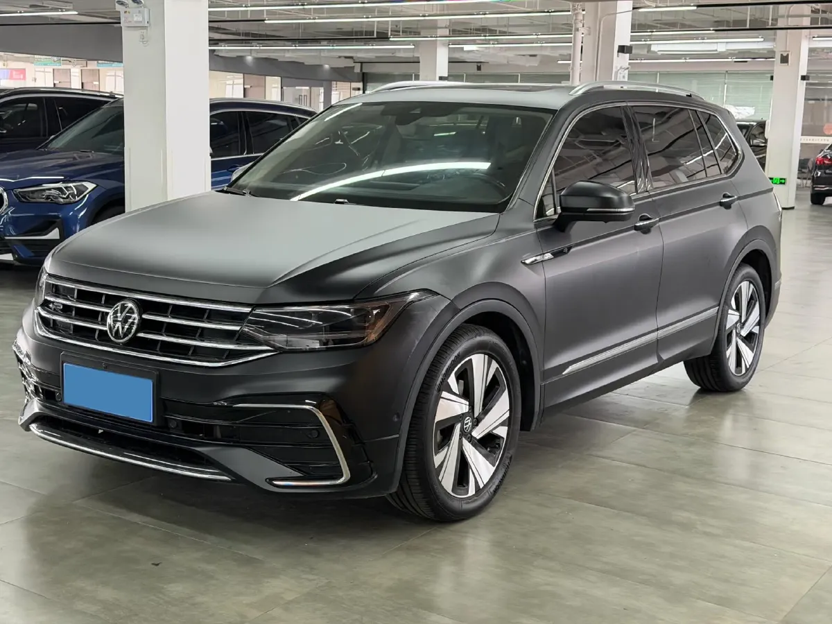 2023 Volkswagen Tiguan L 2.0T 186HP L4 7DCT,autocango,china used car exporter,china ev exporter,chinese used car exporter,chinese used ev exporter