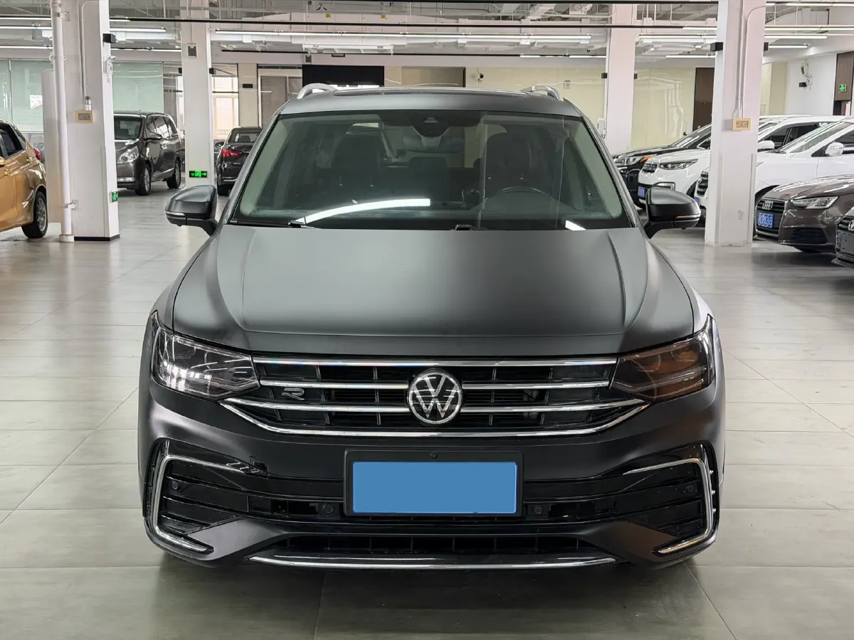2023 Volkswagen Tiguan L 2.0T 186HP L4 7DCT,autocango,china used car exporter,china ev exporter,chinese used car exporter,chinese used ev exporter