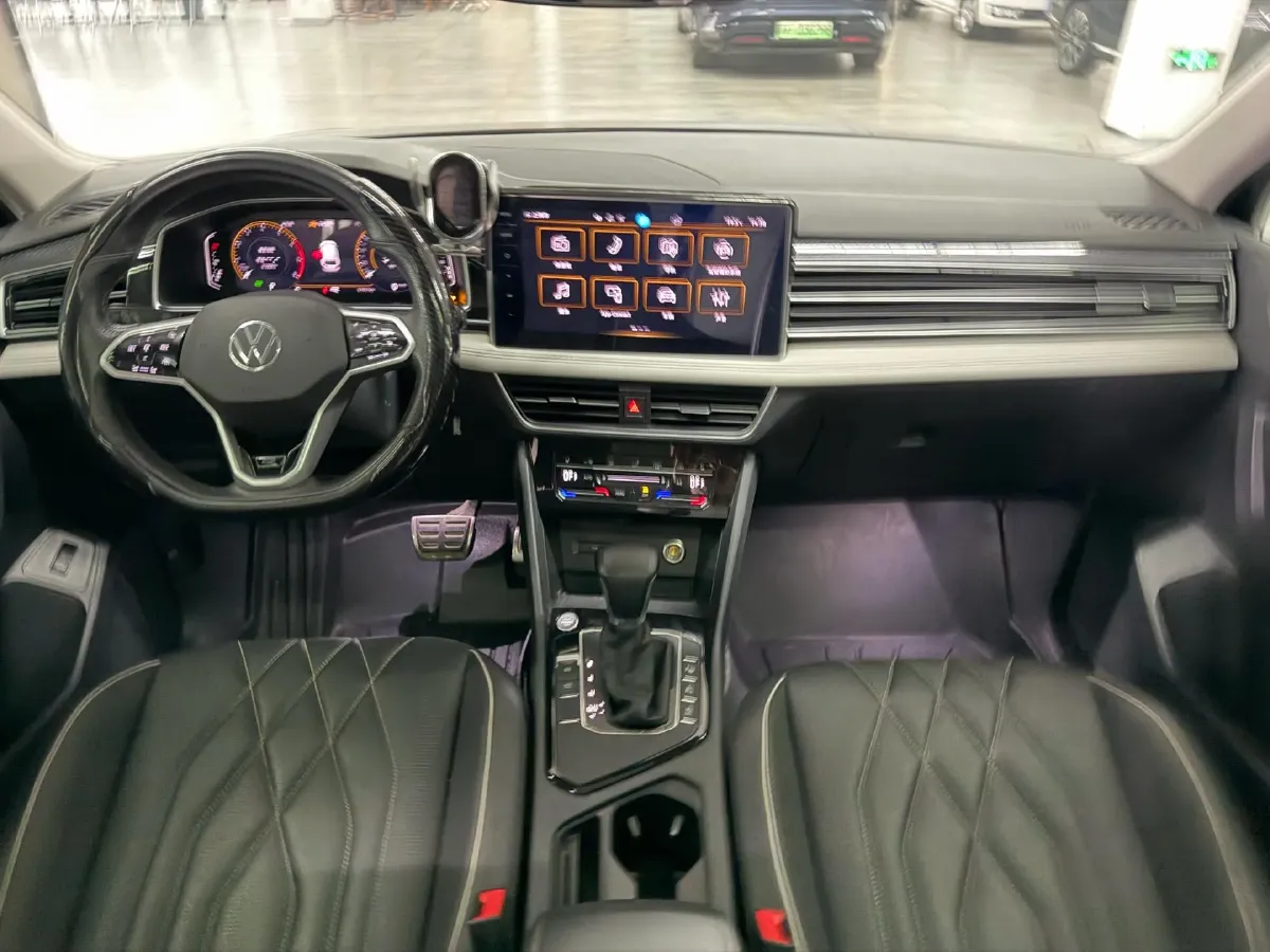 2023 Volkswagen Tiguan L 2.0T 186HP L4 7DCT,autocango,china used car exporter,china ev exporter,chinese used car exporter,chinese used ev exporter