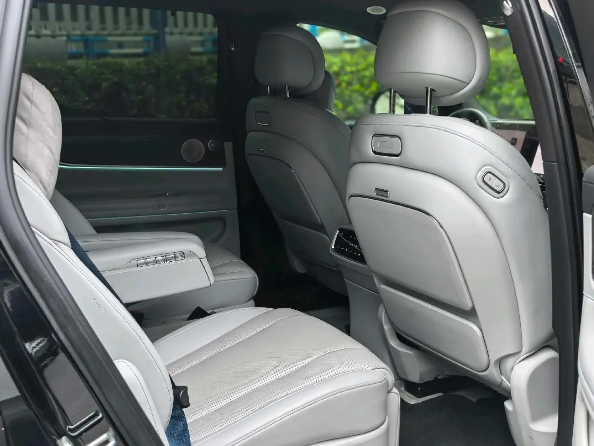 2024 AITO AITO M9 1.5T 152HP L4 REEV 42KWH,autocango,china used car exporter,china ev exporter,chinese used car exporter,chinese used ev exporter