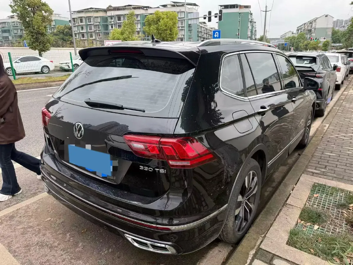 2025 Volkswagen Tiguan L 2.0T 186HP L4 7DCT,autocango,china used car exporter,china ev exporter,chinese used car exporter,chinese used ev exporter