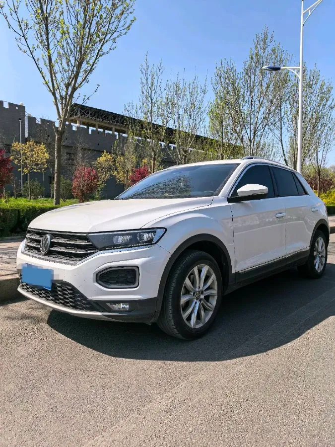 2022 Volkswagen T-Roc 1.4T 150HP L4 7DCT,autocango,china used car exporter,china ev exporter,chinese used car exporter,chinese used ev exporter